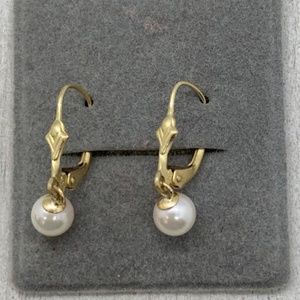 14kt Pearl Earrings